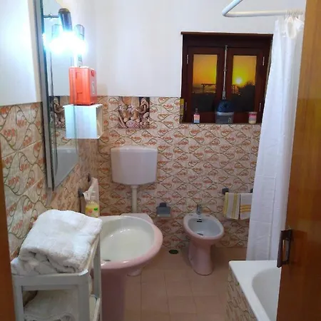 Сasa de vacaciones House With Garden